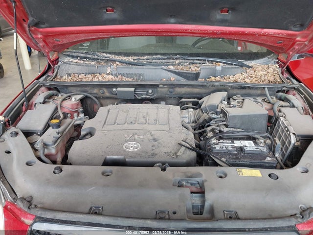 Toyota RAV4 Limited V6