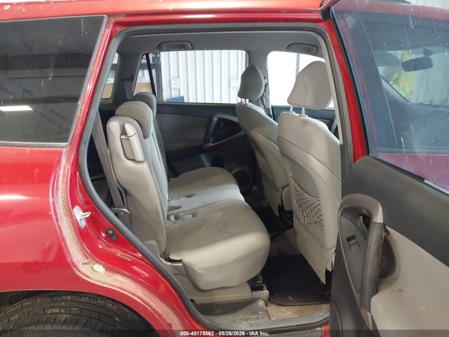 Toyota RAV4 Limited V6
