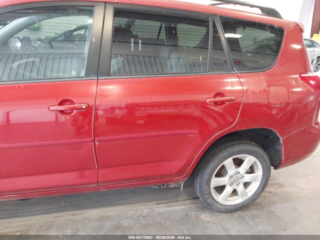 Toyota RAV4 Limited V6