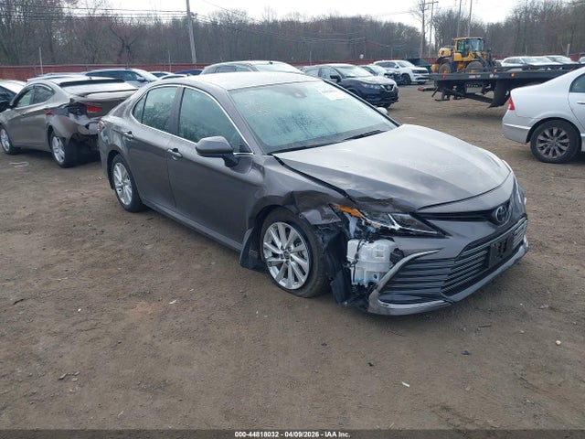 Salvage Toyota Camry Image