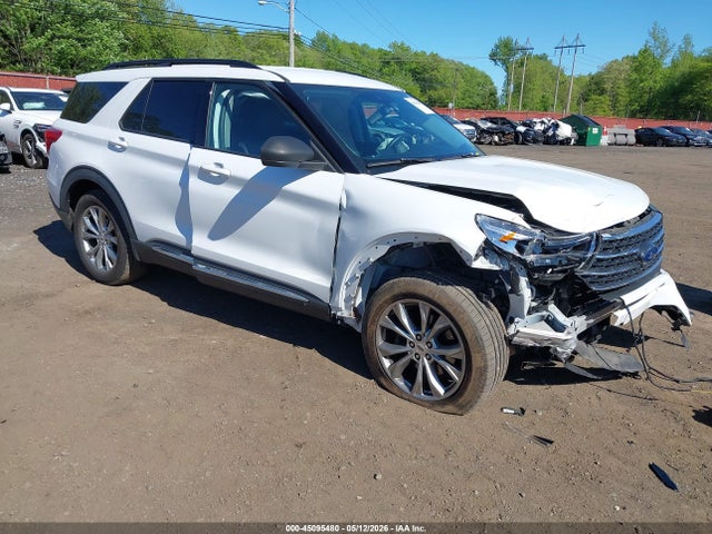 Salvage Ford Explorer Image