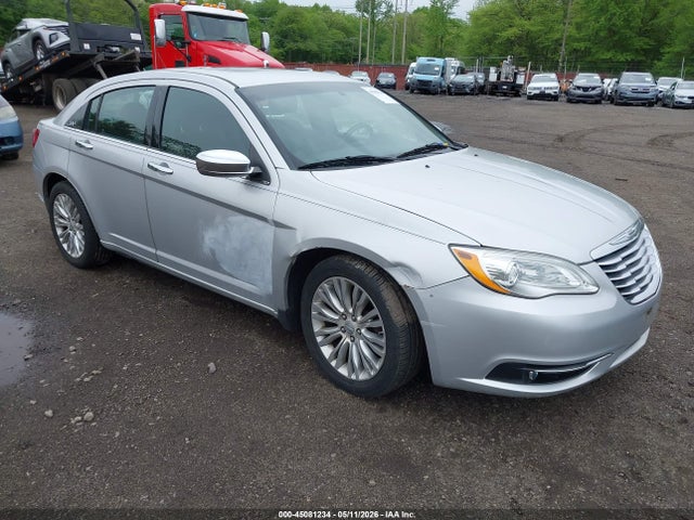 Salvage Chrysler 200 Image