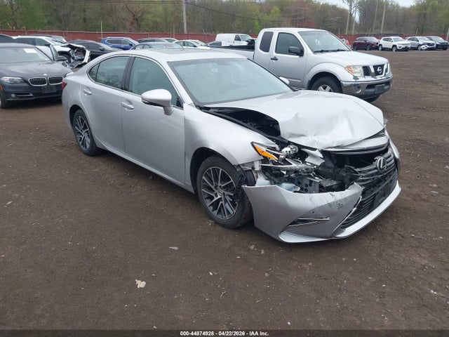 Salvage Lexus Es Image