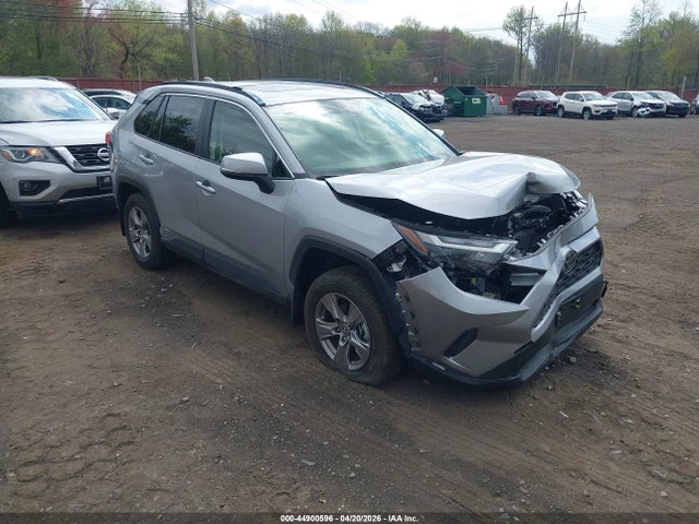 Salvage Toyota RAV4 Image