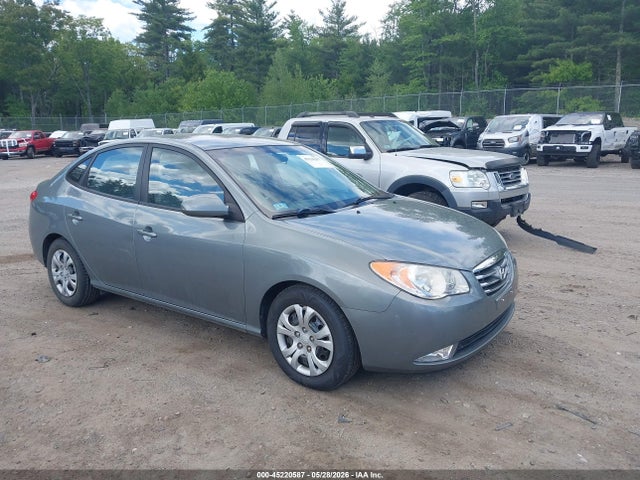 Salvage Hyundai ELANTRA Image