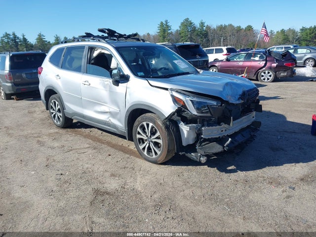 Salvage Subaru Forester Image