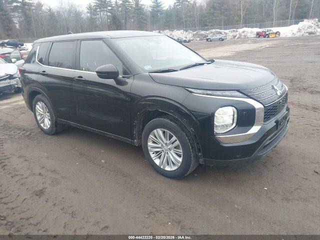Salvage Mitsubishi Outlander Image