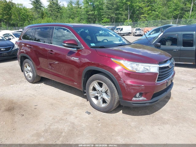 Salvage Toyota Highlander Image