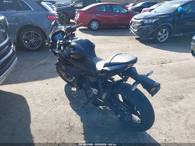 Kawasaki Ex650 R