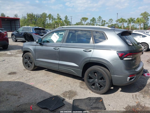 Volkswagen Taos 1.5t Se