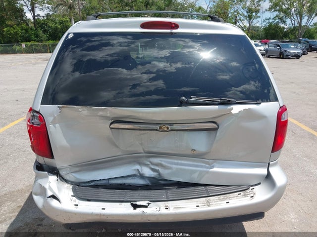 Chrysler Town & Country Touring