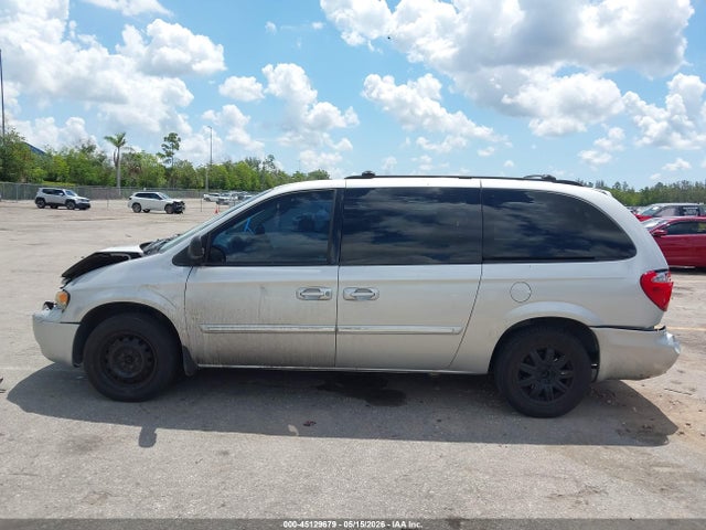 Chrysler Town & Country Touring