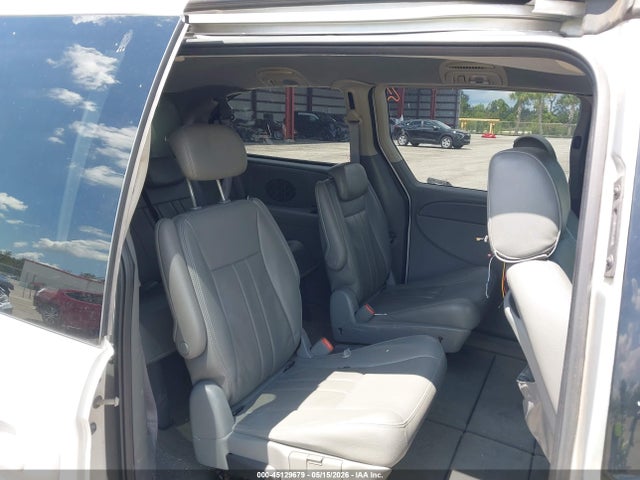 Chrysler Town & Country Touring