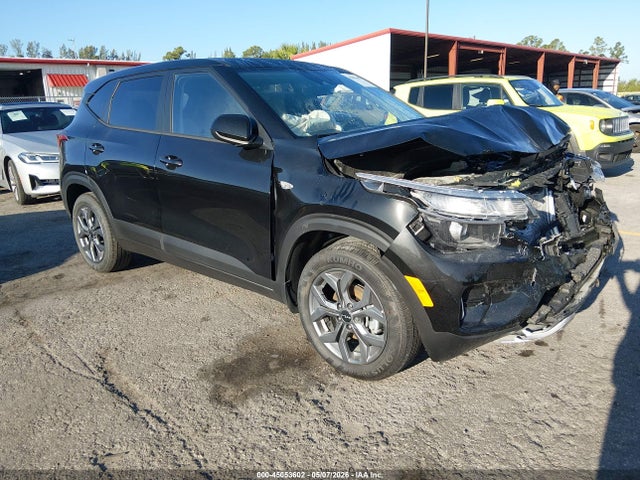 Salvage Kia Seltos Image