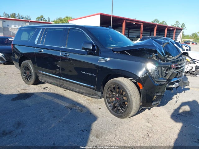 Salvage GMC Yukon Image