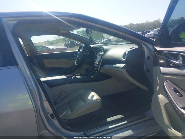 Nissan Maxima