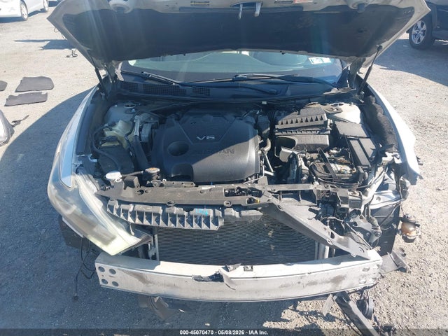 Nissan Maxima