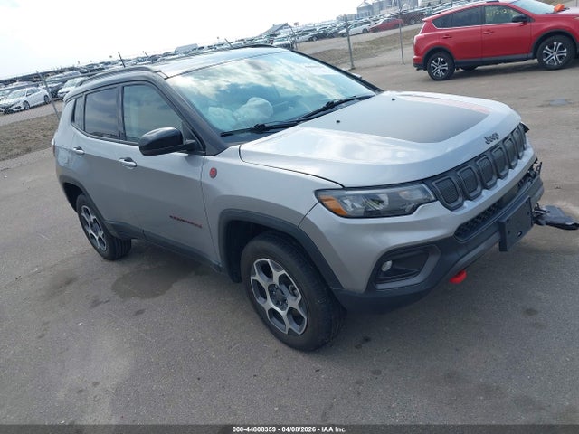 Salvage Jeep Compass Image