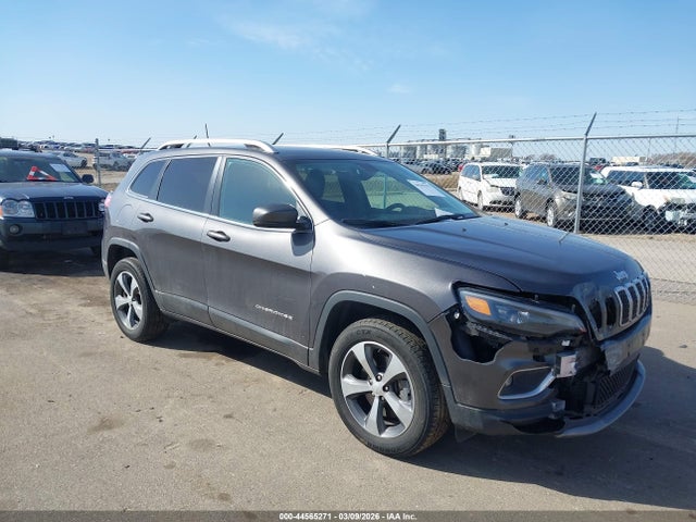Salvage Jeep Cherokee Image