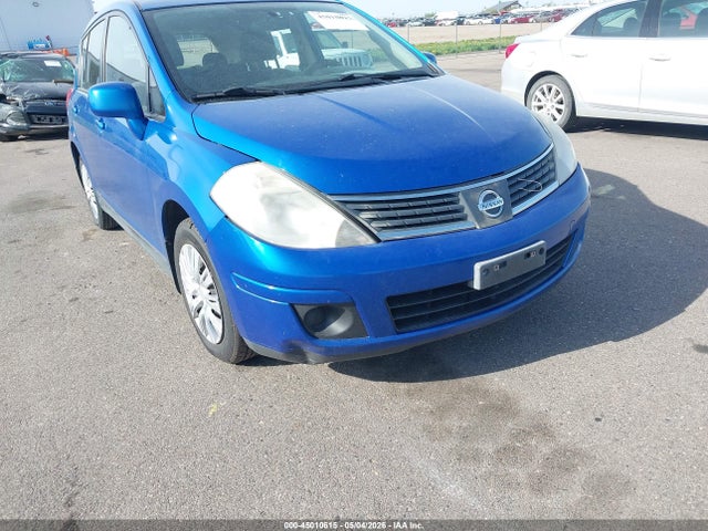 Nissan Versa 1.8s