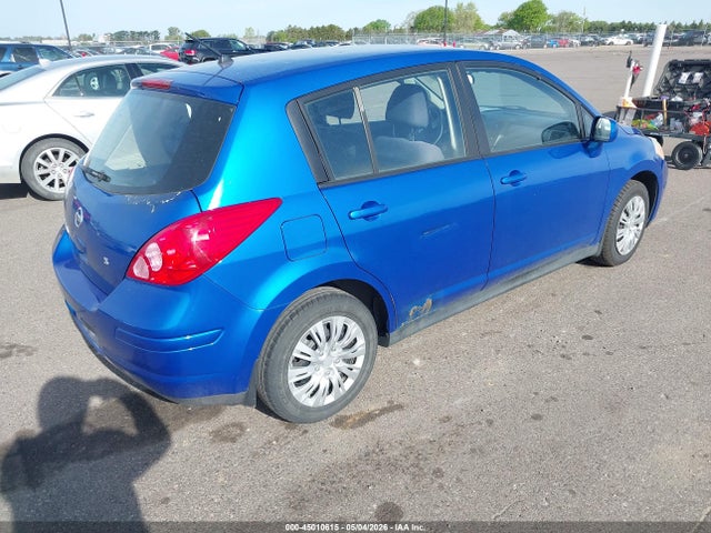 Nissan Versa 1.8s