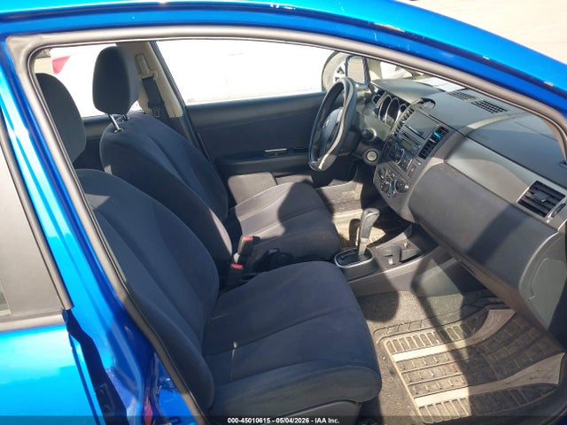 Nissan Versa 1.8s