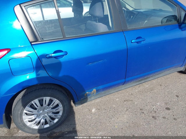 Nissan Versa 1.8s