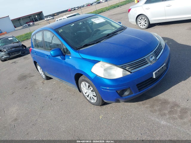 Salvage Nissan Versa Image