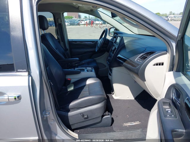 Chrysler Town & Country Touring-l