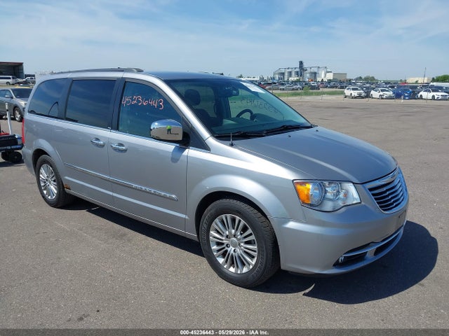 Salvage Chrysler Town & Country Image