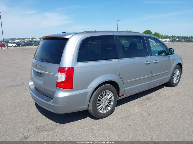 Chrysler Town & Country Touring-l