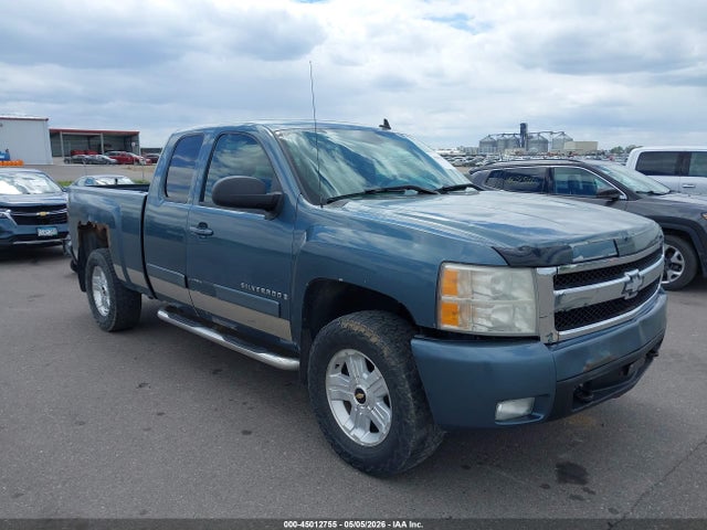 Salvage Chevrolet Silverado 1500 Image