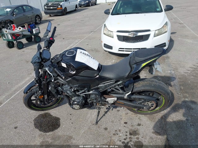 Kawasaki Zr900 F