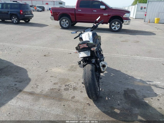Kawasaki Zr900 F