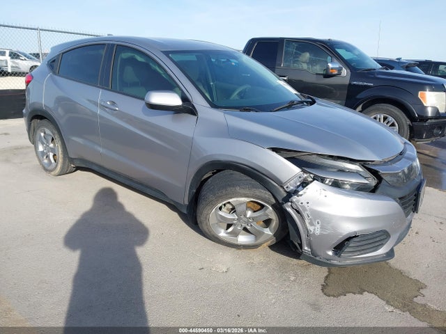 Salvage Honda HR-V Image