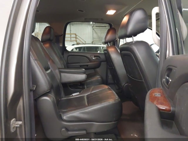 Chevrolet Suburban 1500 Lt