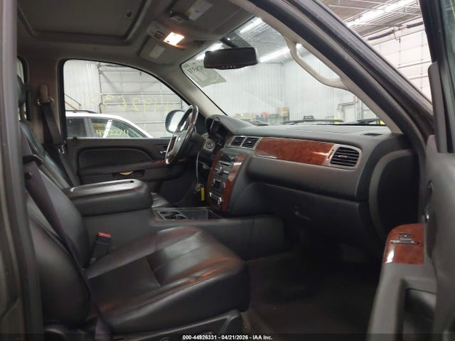 Chevrolet Suburban 1500 Lt