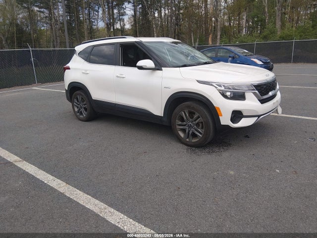Salvage Kia Seltos Image