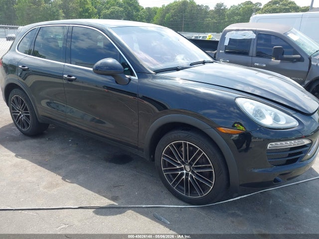 Salvage Porsche Cayenne Image