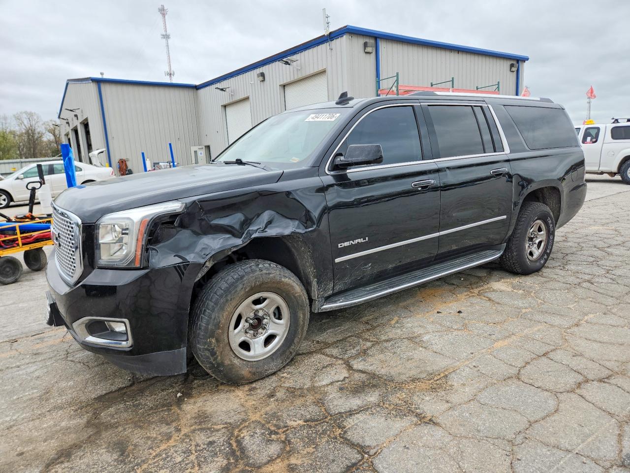 Salvage GMC Yukon Image