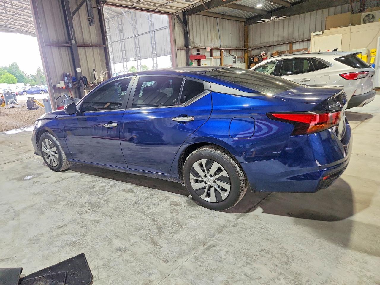 Nissan Altima S