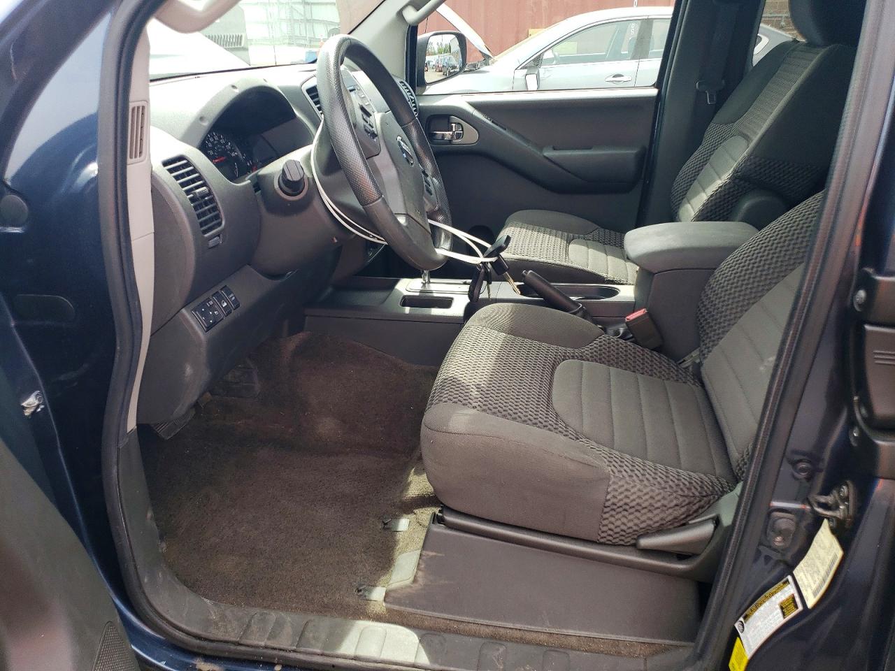 Nissan Frontier Sv V6