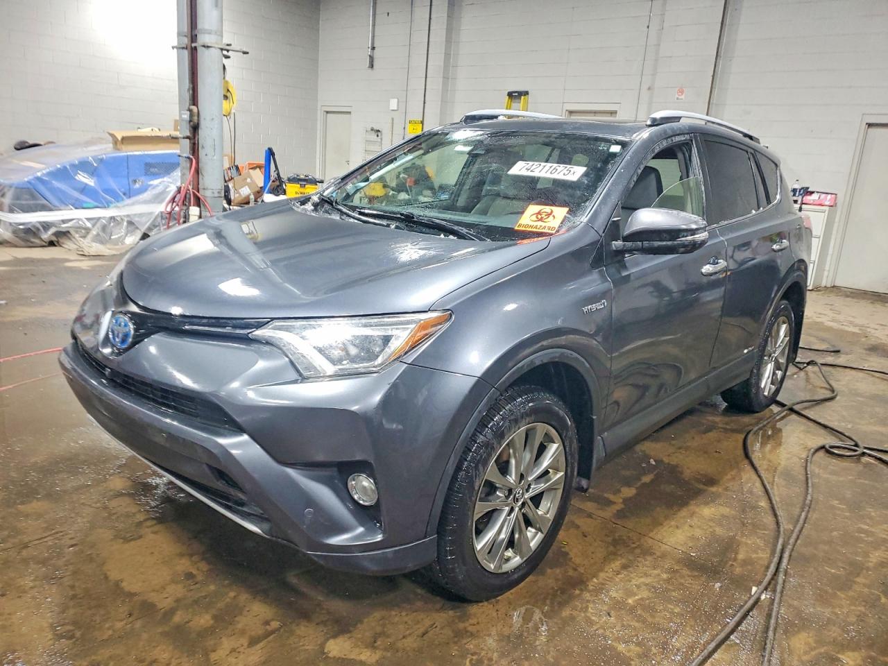 Salvage Toyota RAV4 Image