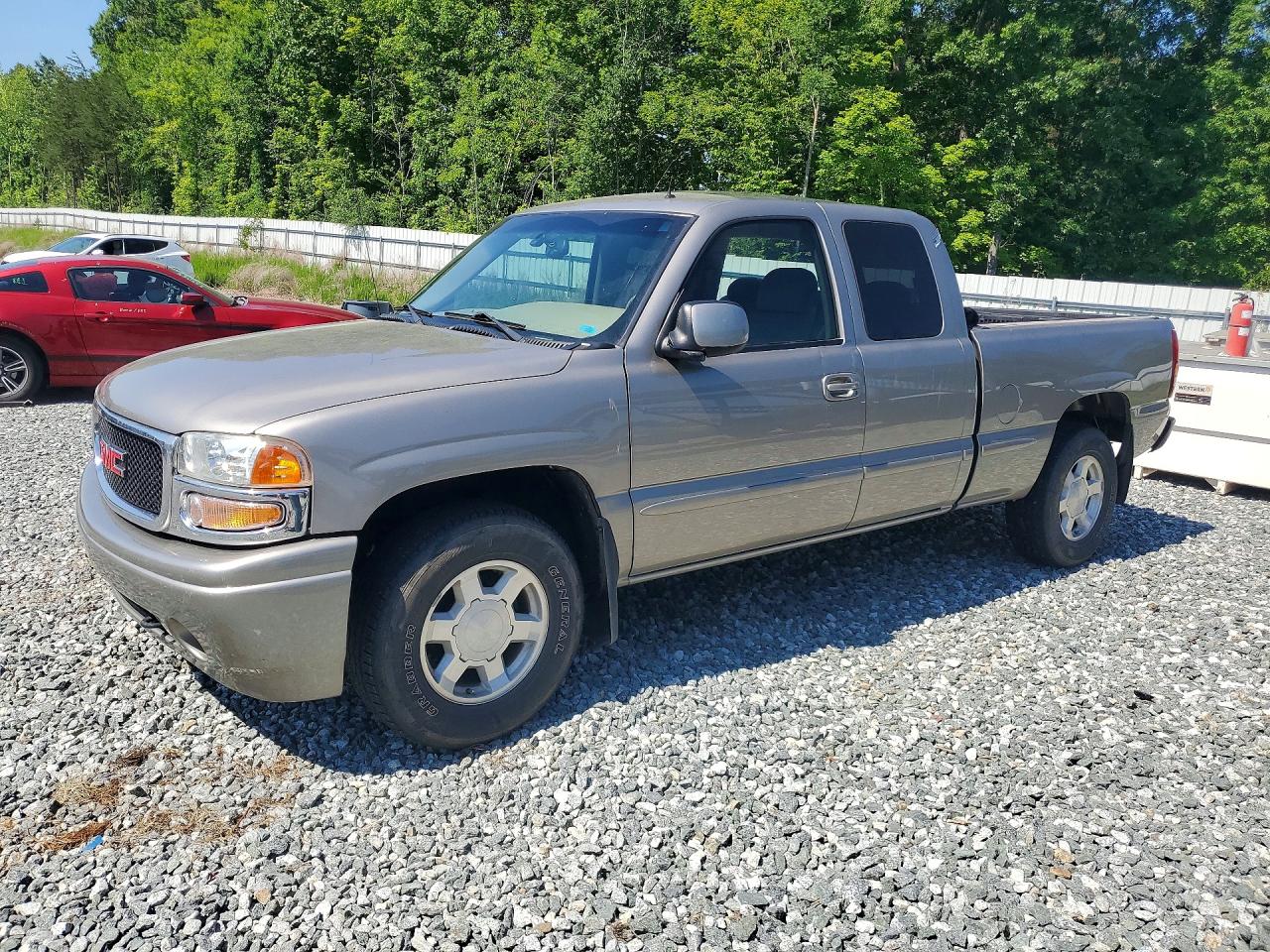 Salvage GMC Sierra Image