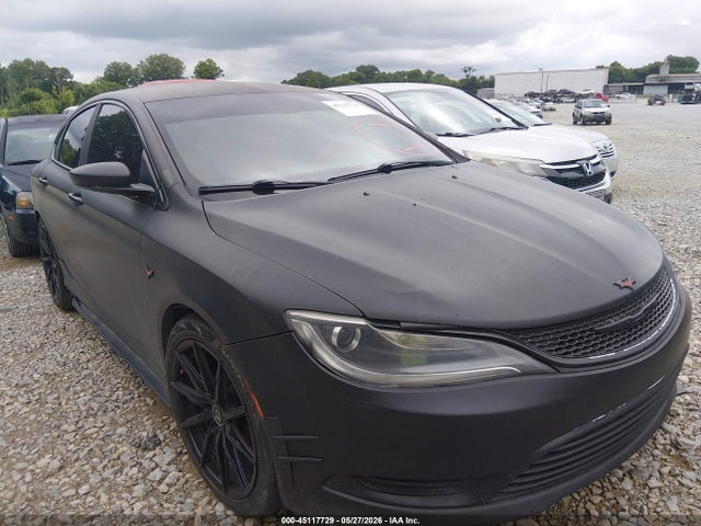 Salvage Chrysler 200 Image