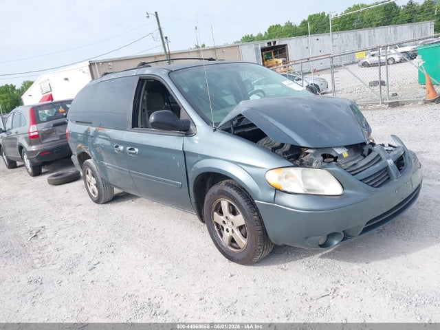 Salvage Dodge Grand Caravan Image