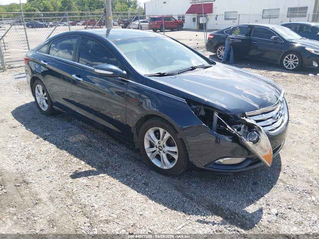 Salvage Hyundai SONATA Image