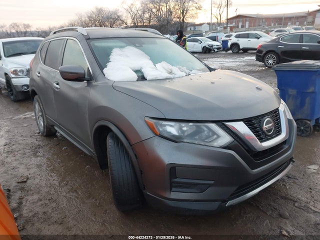 Salvage Nissan Rogue Image