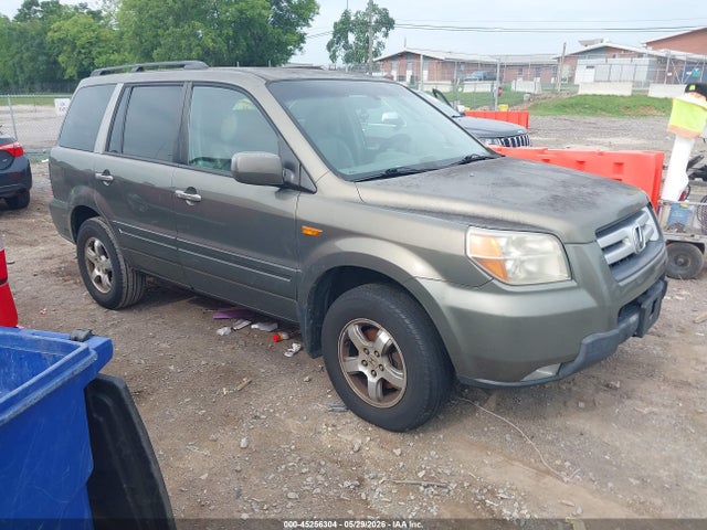 Salvage Honda Pilot Image