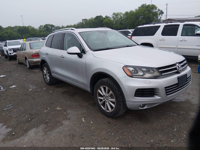 Salvage Volkswagen Touareg Image